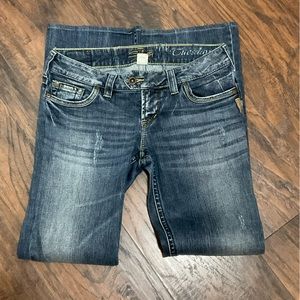 Silver Jeans, Distress Jean Pants, Embroidered pockets, Sz: 28.